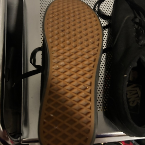 Men’s Vans - Picture 2 of 2